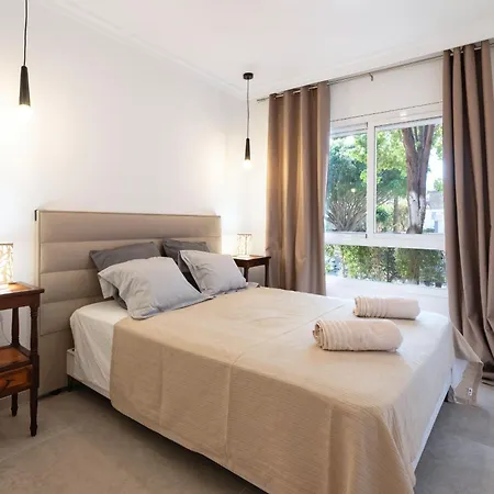 Lado Playa Daire Marbella