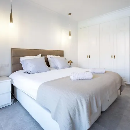 Lado Playa Apartment *